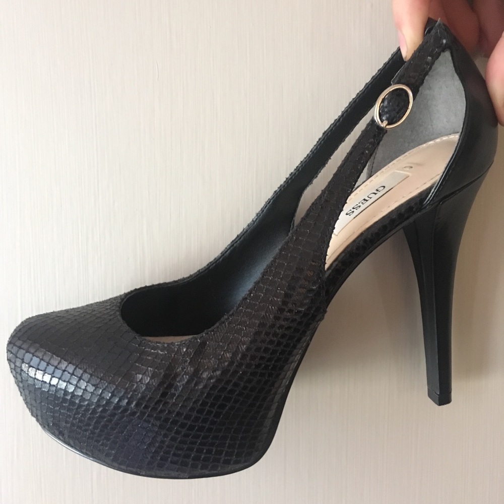 Black Guess high heels